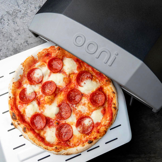 Pizza's bakken in de Ooni pizzaoven en op de Bastard bbq