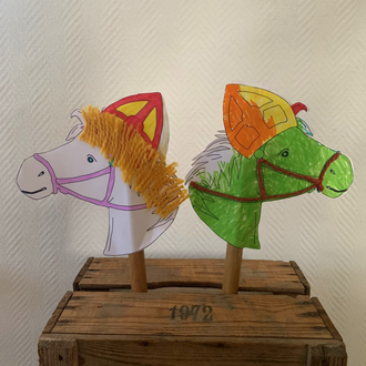 Sint kinderworkshop: stokpaardjes maken